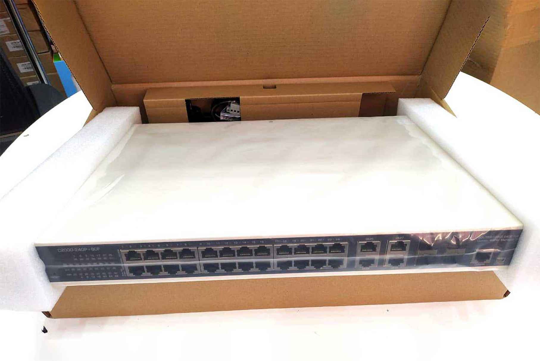 COMMANDO Gallery - Switches